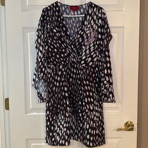 Jennifer Lopez Flutter Sleeve Cross Purple‎ Black Front Dress Size 8